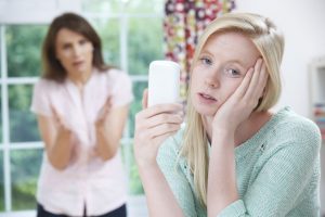 Online rund um die Uhr - wie Teenager kommunizieren